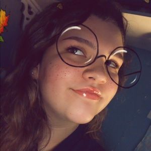 Meet your Posher, Katelynn